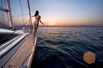 Если Вы хотите отдохнуть душой и насладиться глазами,  то Вам в Венецию, на острова, которые удивляют. Путешествие на лучшей яхте с компанией  «Luxury Yacht Charter Locare Club».